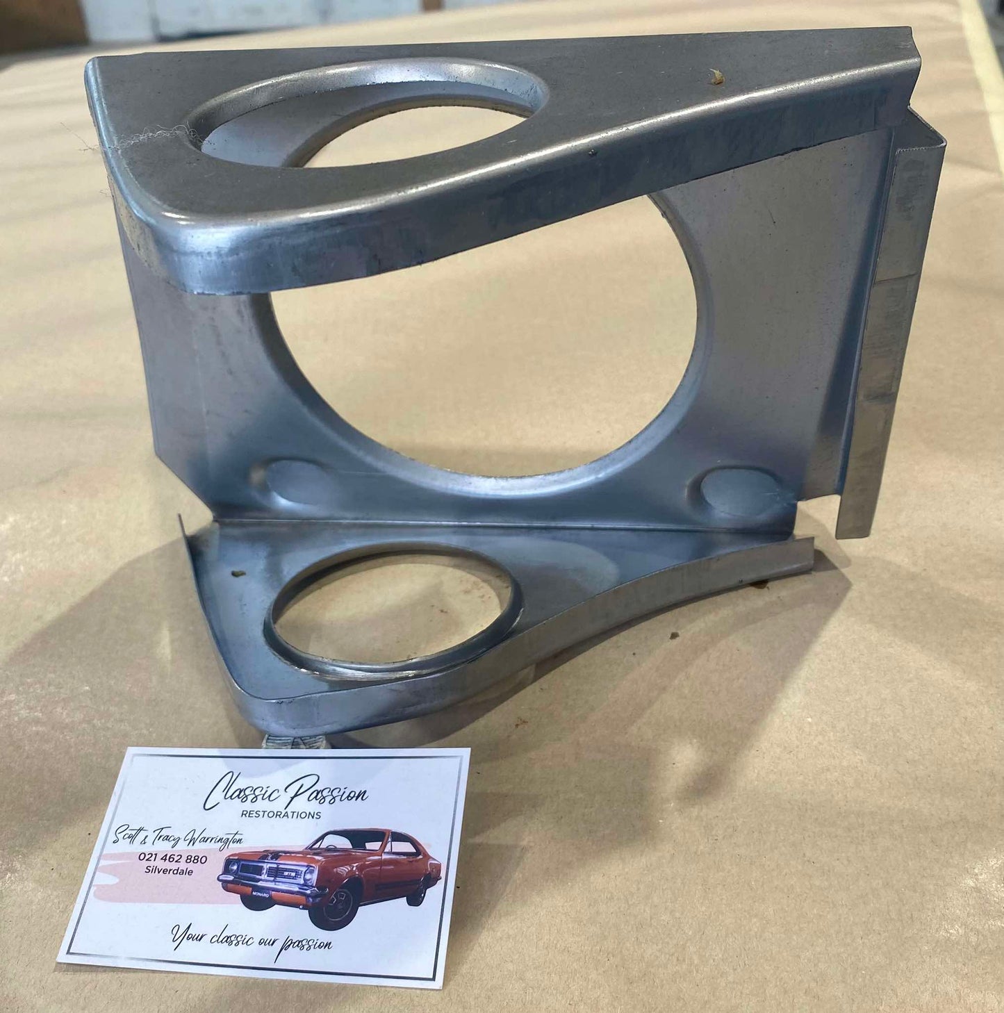 HT / HG Tail Light Retianers LH
